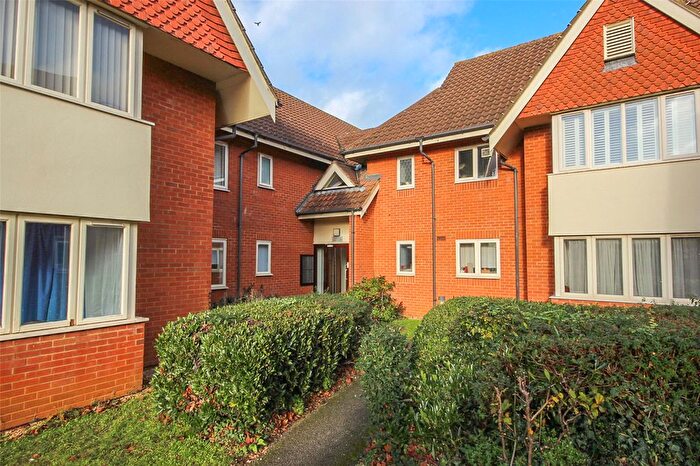 3 Bedroom Flat For Sale In Leigh Court, Tavistock Place, Bedford, Bedfordshire, MK40