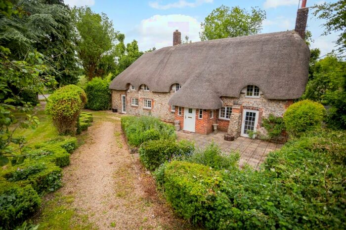 4 Bedroom Cottage To Rent In Southend Marlborough, SN8