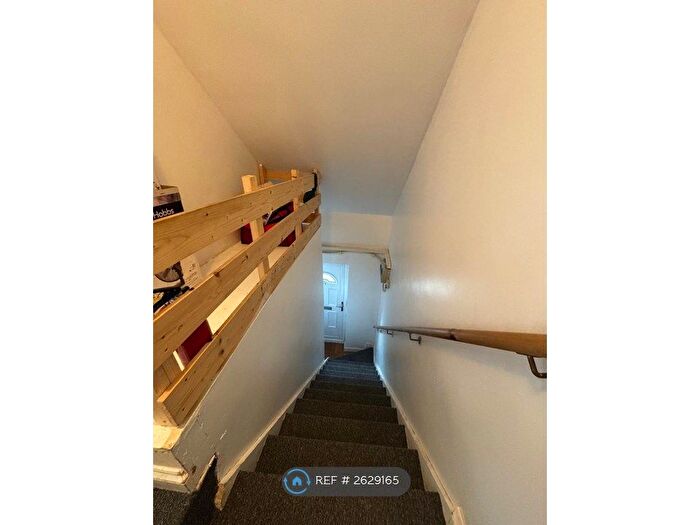 2 Bedroom Flat To Rent In Upper Wortley Road, Rotherham, S61