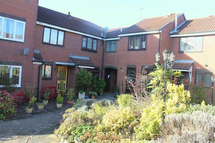 2 Bedroom Flat To Rent In Readers Walk, Great Barr, Birmingham, B43