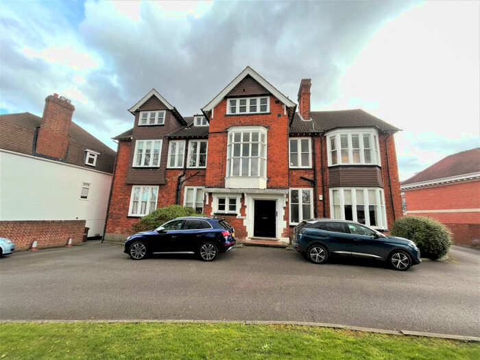 1 Bedroom Flat To Rent In Southend Road, Beckenham, Kent, BR3