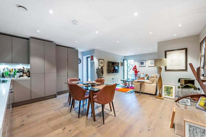 2 Bedroom Flat To Rent In Harlesden Road, Willesden, London, NW10