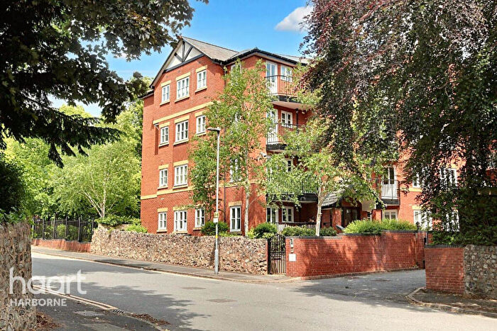 2 Bedroom Apartment For Sale In Meadow Court, Hagley Road, Harborne, B17