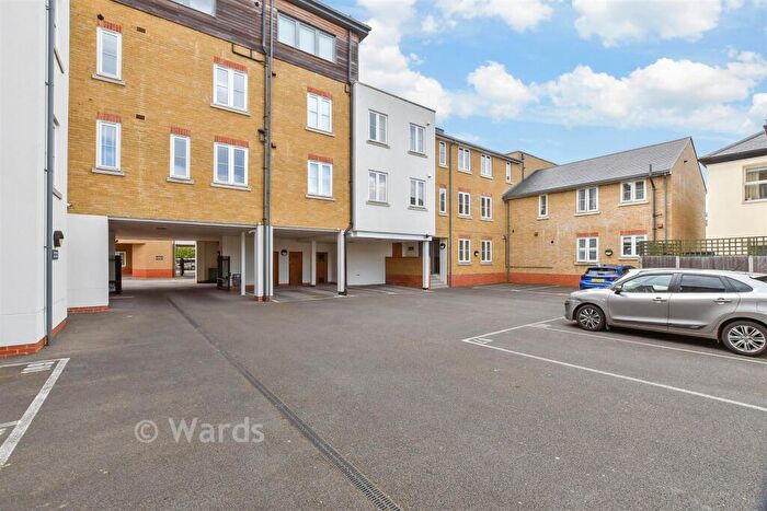 2 Bedroom Flat For Sale In Cannon Street, Deal, Kent, CT14