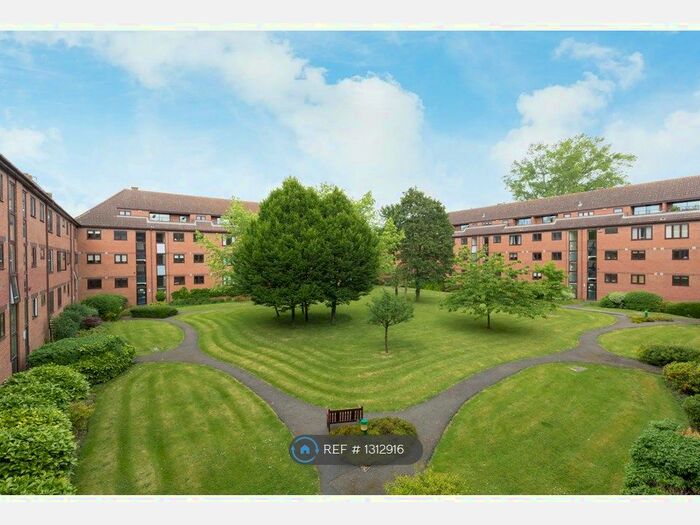 1 Bedroom Flat To Rent In Winslow Close, Pinner, HA5