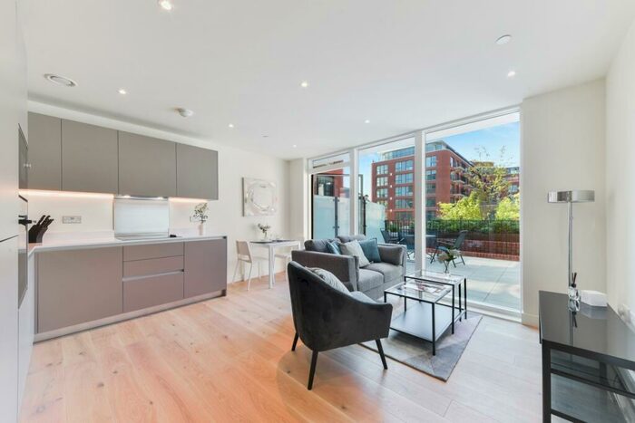 2 Bedroom Flat To Rent In New Warren Lane, Royal Arsenal Riverside, Woolwich, London, SE18