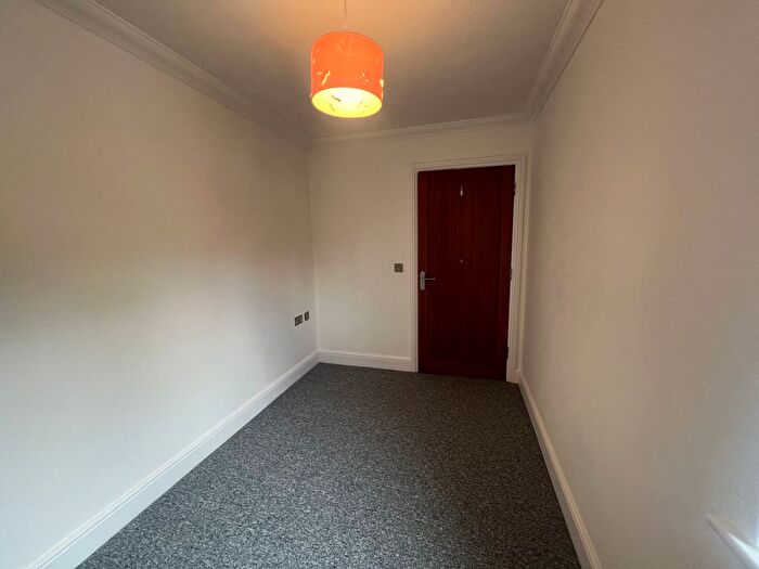 2 Bedroom Flat To Rent In Chessel Avenue, Bournemouth, BH5