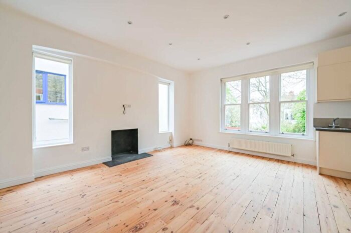 3 Bedroom Flat To Rent In Stanhope Road, Highgate, London, N6