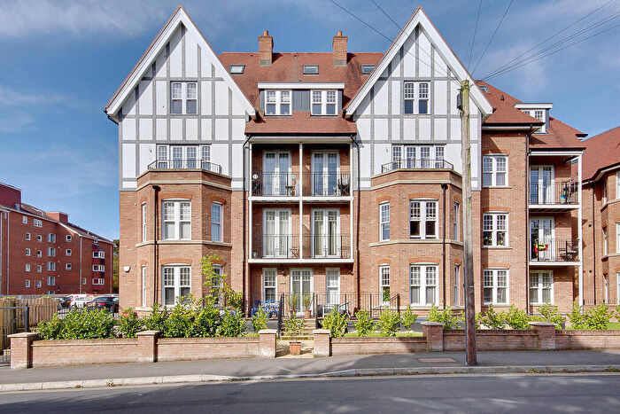 2 Bedroom Flat For Sale In Knyveton Road, Bournemouth, BH1
