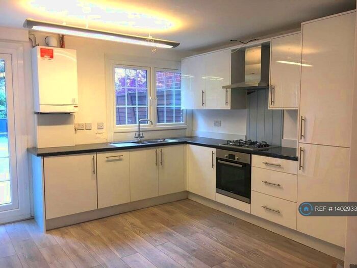 3 Bedroom Terraced House To Rent In The Croft, Marlow, SL7