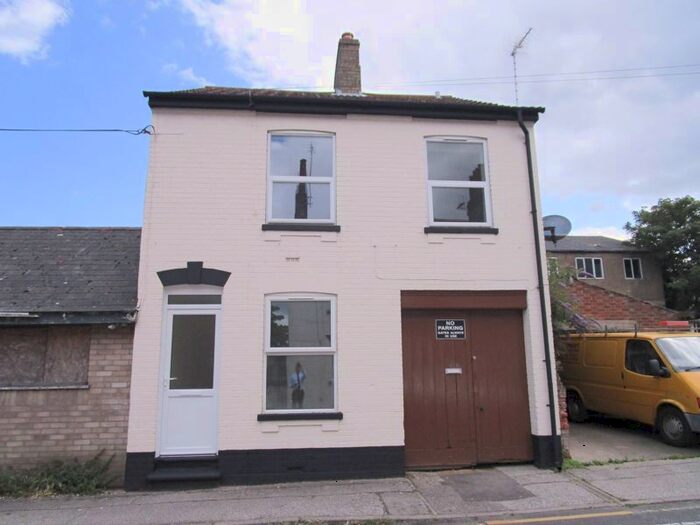 1 Bedroom Flat To Rent In St. Johns Road, Lowestoft NR33