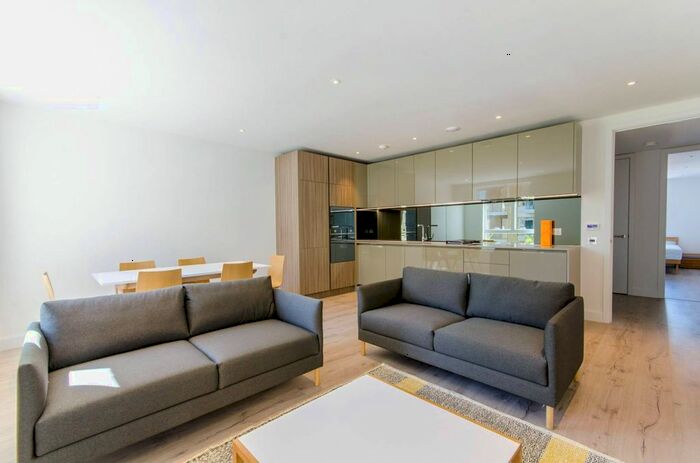 2 Bedroom Flat To Rent In Smithfield Square, High Street, Hornsey, London, N8