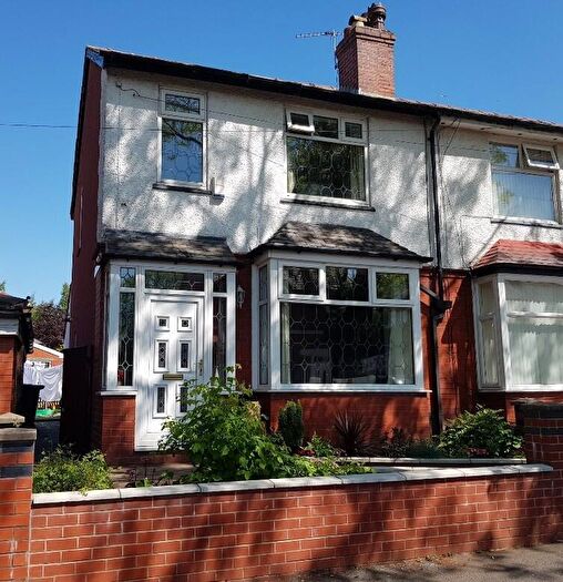 3 Bedroom End Of Terrace House For Sale In Littlewood Avenue, Walmersley Village, Bury, BL9