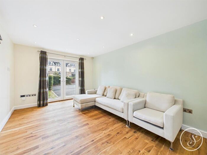 2 Bedroom Flat To Rent In Roundhay Court, Sutherland Avenue, LS8