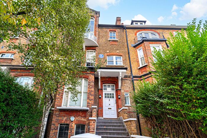 2 Bedroom Flat For Sale In Adamson Road, Belsize Park, London, NW3