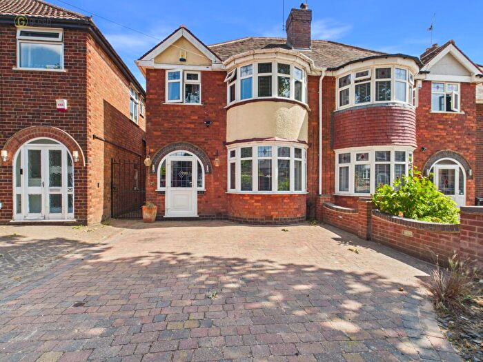 3 Bedroom Semi Detached House For Sale In Ewell Road, Birmingham, B24