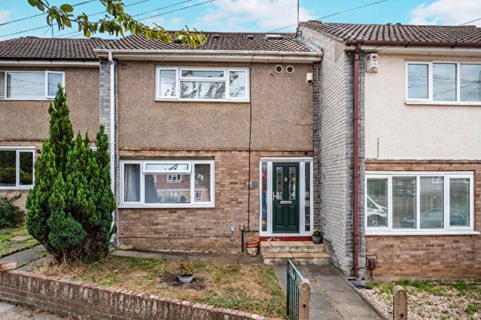 3 Bedroom Terraced House For Sale In Everest Close, Gravesend, DA11