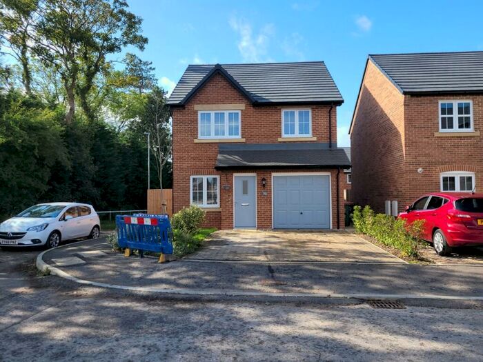 3 Bedroom Detached House To Rent In Aspen Drive, PR4