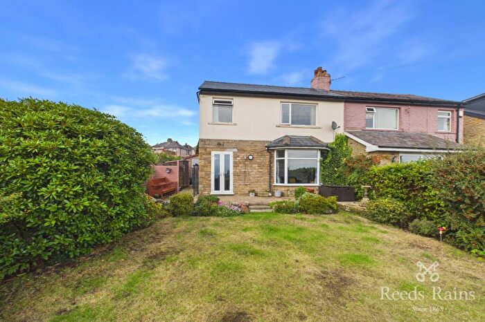 3 Bedroom Semi-Detached House For Sale In Roils Head Road, Halifax, Calderdale, HX2