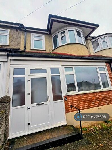 4 Bedroom Terraced House To Rent In Blenheim Avenue, Chatham, ME4