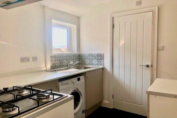 1 Bedroom Flat To Rent In High Street, Gillingham, ME8