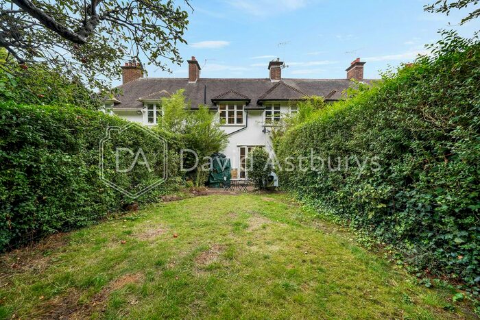 3 Bedroom Cottage To Rent In Creswick Walk, London, NW11