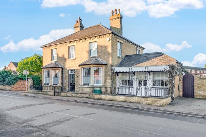 4 Bedroom Detached House For Sale In Cleaver House, SG5