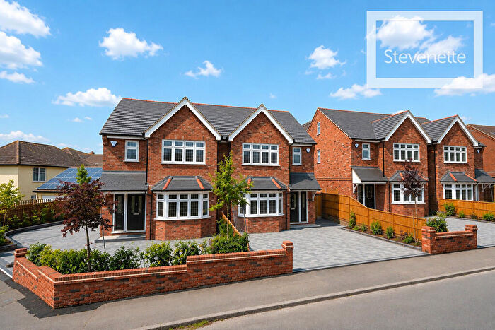 4 Bedroom Semi-Detached House For Sale In Woodberry Down, Epping, CM16