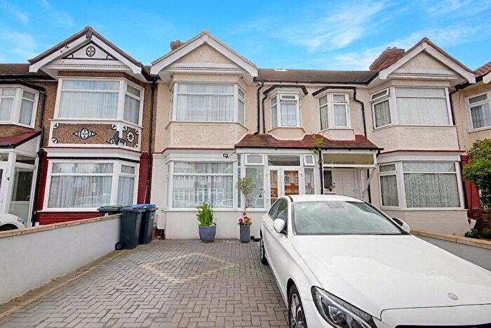 4 Bedroom Terraced House For Sale In Collinwood Avenue, Enfield, EN3