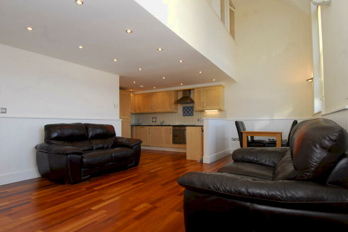 3 Bedroom Property To Rent In Regent Street, Flat, PL4