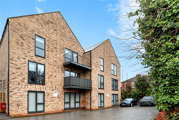 2 Bedroom Apartment To Rent In Woodside Park Road, Woodside Park, N12
