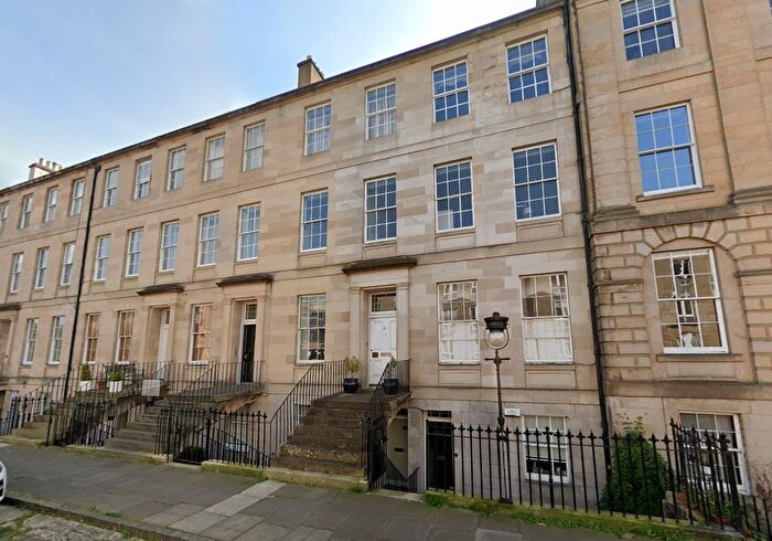 2 Bedroom Flat To Rent In Fettes Row, Edinburgh, EH3