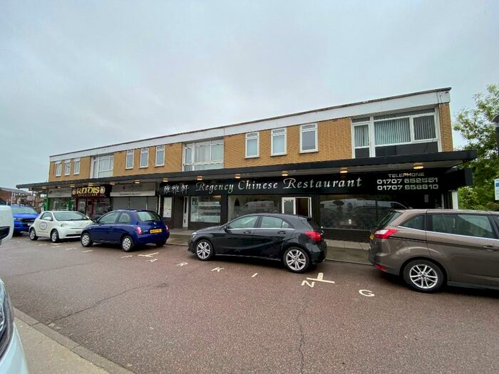 3 Bedroom Flat To Rent In Mutton Lane, Potters Bar, Hertfordshire, EN6