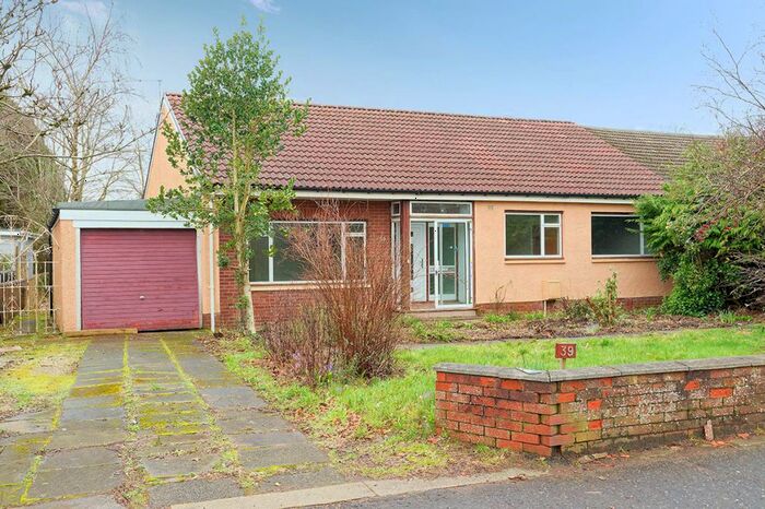 3 Bedroom Semi-Detached Bungalow For Sale In Hamilton Road, Strathaven, South Lanarkshire, ML10