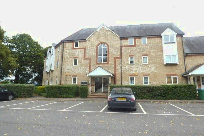 1 Bedroom Flat To Rent In Norbury Avenue, Watford, WD24