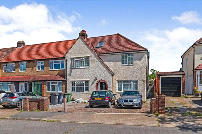 Semi-Detached House To Rent In Church Rise, Chessington, KT9