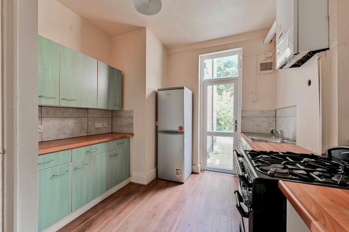 1 Bedroom Flat To Rent In Shelbourne Road, Tottenham, London, N17