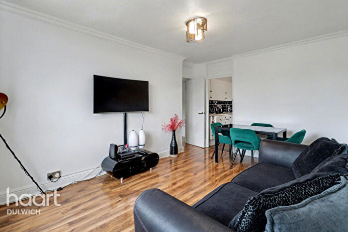 2 Bedroom Flat To Rent In Friern Road, London, SE22
