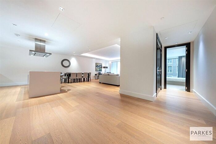 3 Bedroom Flat For Sale In Warwick Lane, London, W14