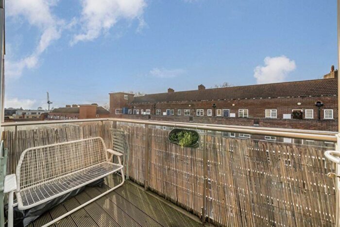 1 Bedroom Flat For Sale In Frampton Park Road, Hackney, E9