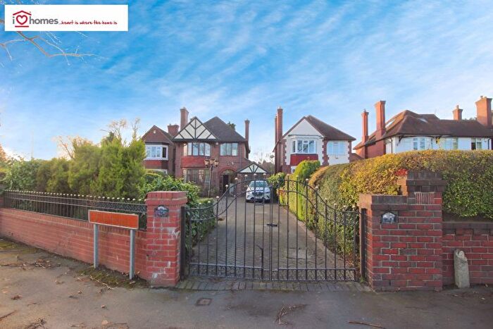 3 Bedroom Detached House For Sale In Broadway North, Walsall, WS1