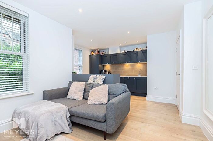 1 Bedroom Flat For Sale In Exton Gardens, , Knyveton Road, BH1