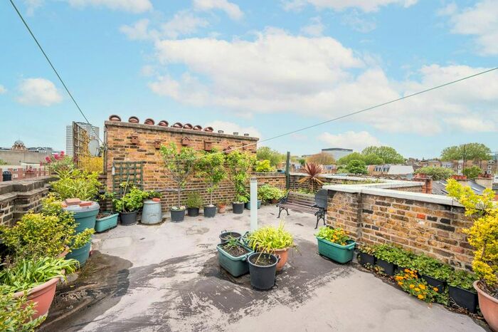 1 Bedroom Flat To Rent In Rawstorne Street, Angel, London, EC1V