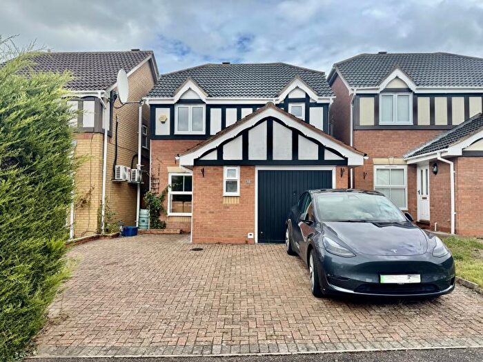 3 Bedroom Detached House To Rent In Heydon Court, Bradville, MK13