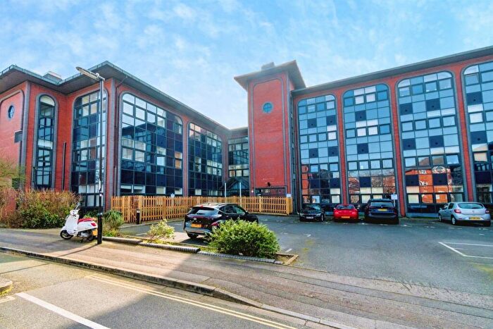 1 Bedroom Flat For Sale In Millbrook Road East, Southampton, SO15