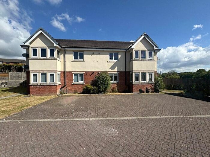 2 Bedroom Apartment For Sale In Fairway, Rochdale, Greater Manchester, OL11