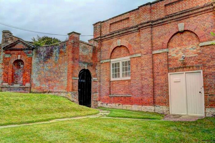 2 Bedroom Flat To Rent In Chilton, HP18