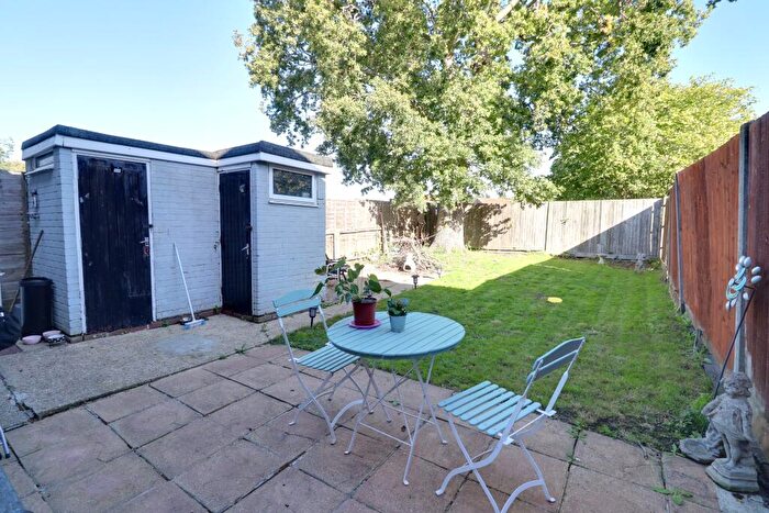 3 Bedroom End Of Terrace House For Sale In Chaucer Close, Waterlooville, PO7