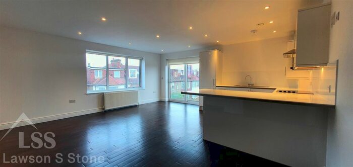 2 Bedroom Flat To Rent In Claremont Avenue, New Malden, KT3