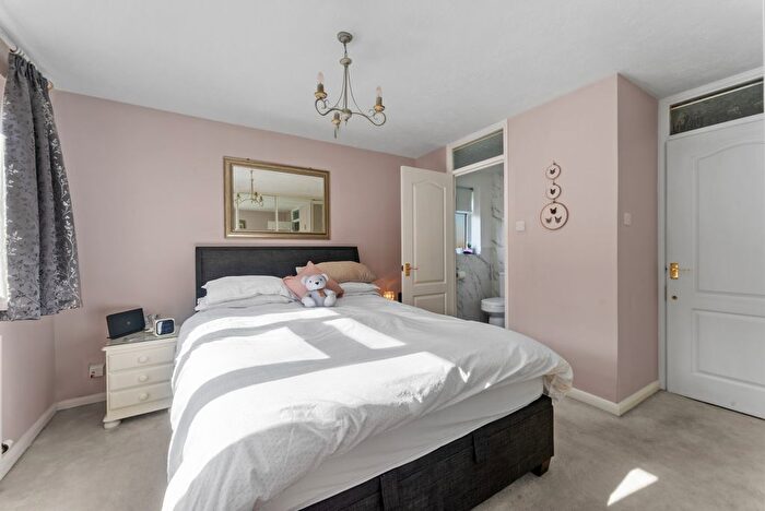 4 Bedroom Detached House For Sale In Oaklands Way, South Wallington, SM6